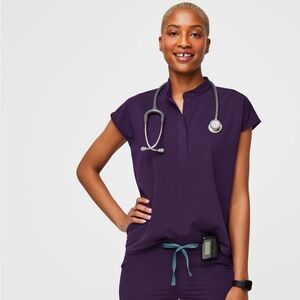 Rafaela oversized scrub top (large) + High waisted Dowa pants (large)